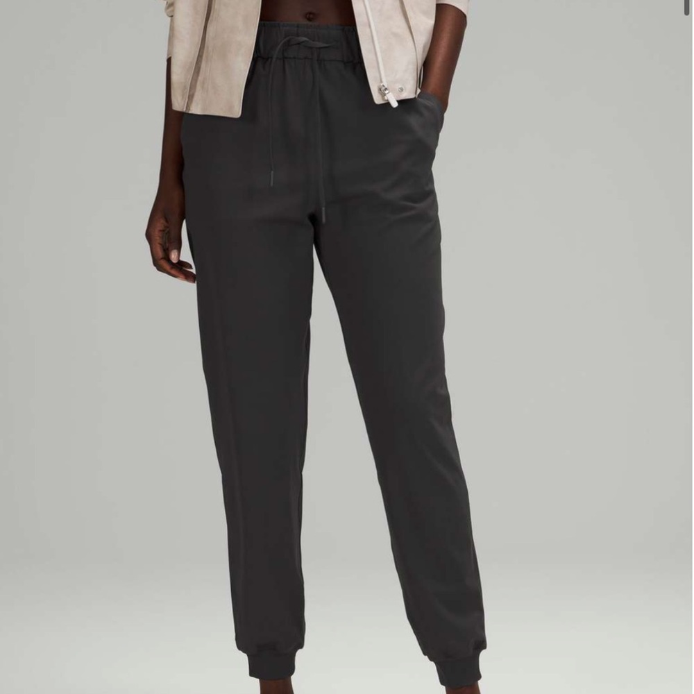 Lululemon Stretch High-Rise Jogger